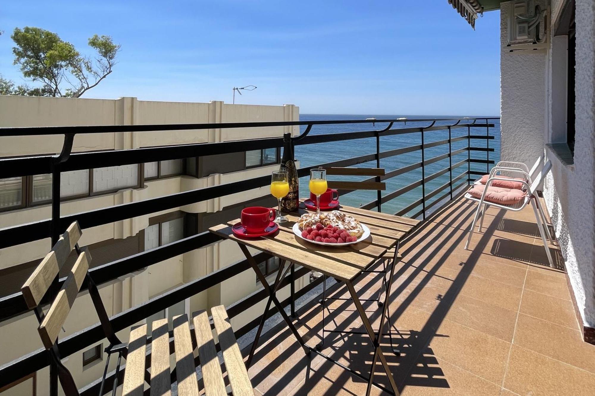 Mediterraneo 508. Fantastic Studio On The Beachfront With Sea Views. Marbella Eksteriør billede